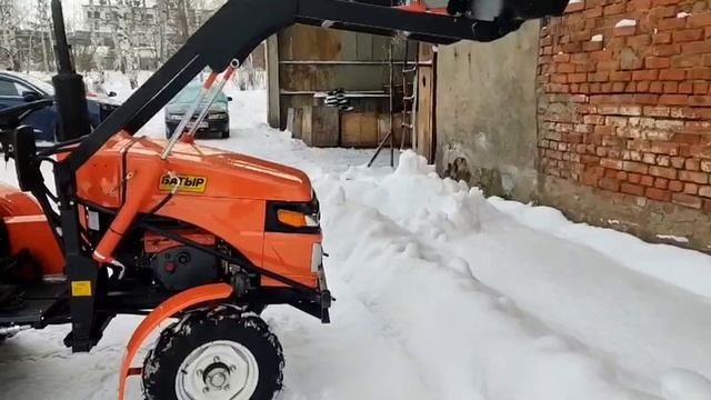 Минитрактор Батыр. Уборка снега.