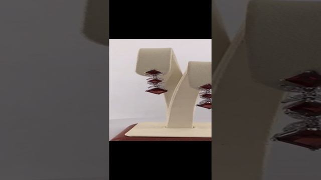 Серьги с гранатом