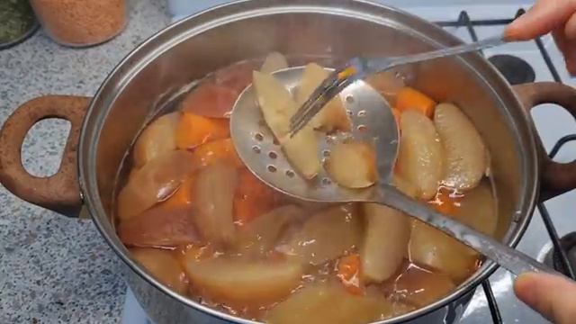 такого в магазине не купишь 1кг моркови и яблоки вкусно и полезно.mp4