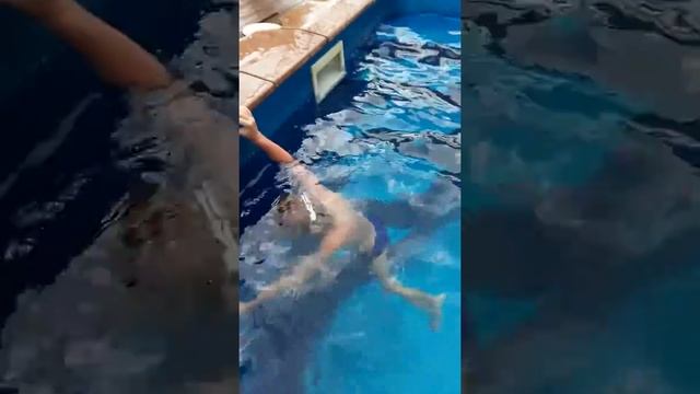 бассейн  в отеле ЗАРА