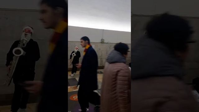 Здесь и сейчас. Музыка в метро