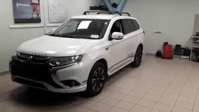 Команда Флориды 56 Доставила  Mitsubishi Outlander PHEV 2018 из США