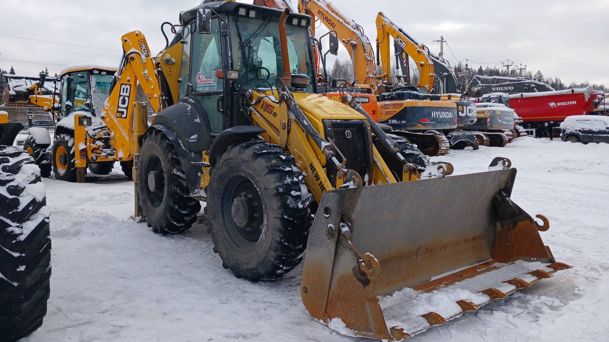 Экскаватор погрузчик New Holland B115B 2021 года выпуска