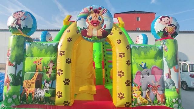 Коммерческий надувной батут "Зверята на горке", 7*4*6 м