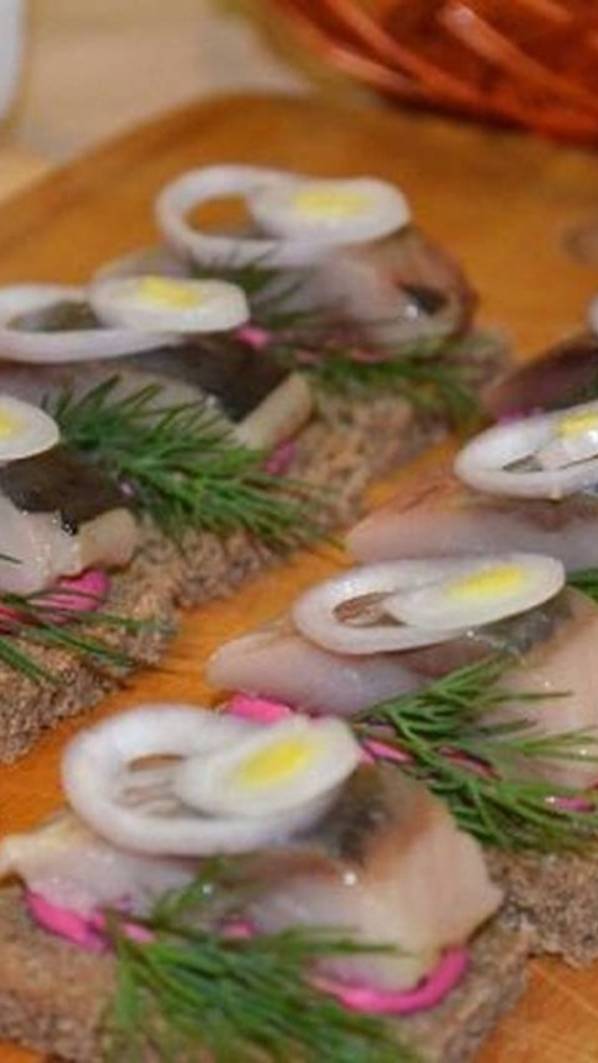 Вкусная и закуска  из селёдочки