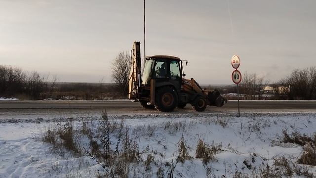 ТРАКТОР JCB