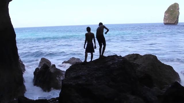 Temeling Beach & Waterfall