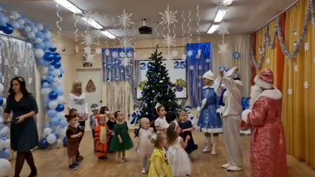 новогоднее утренник в группе "Звёздочки"