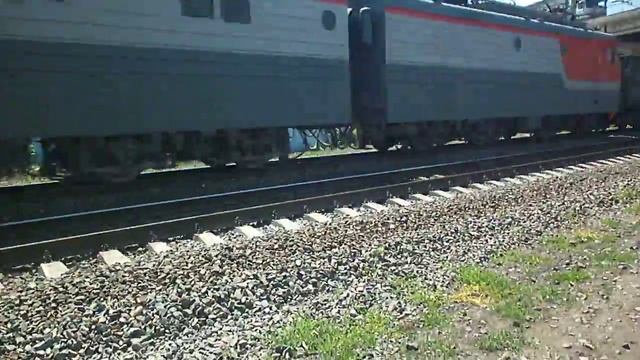 Электровозы ВЛ10УК-004 и ВЛ10УК-051 с грузовым поездом