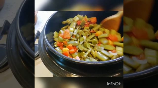 Фасолька с куста, да в казанок...