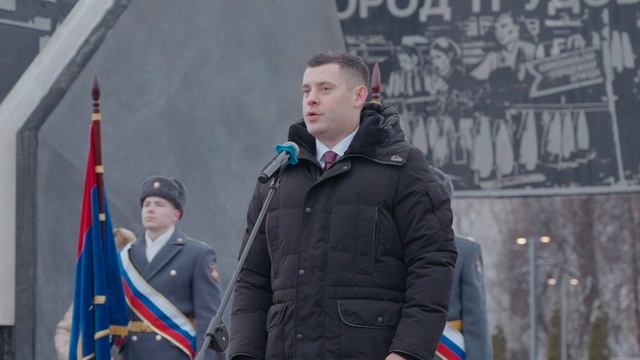 В Подольске в сквере Поколений открыли стелу «Город трудовой доблести»