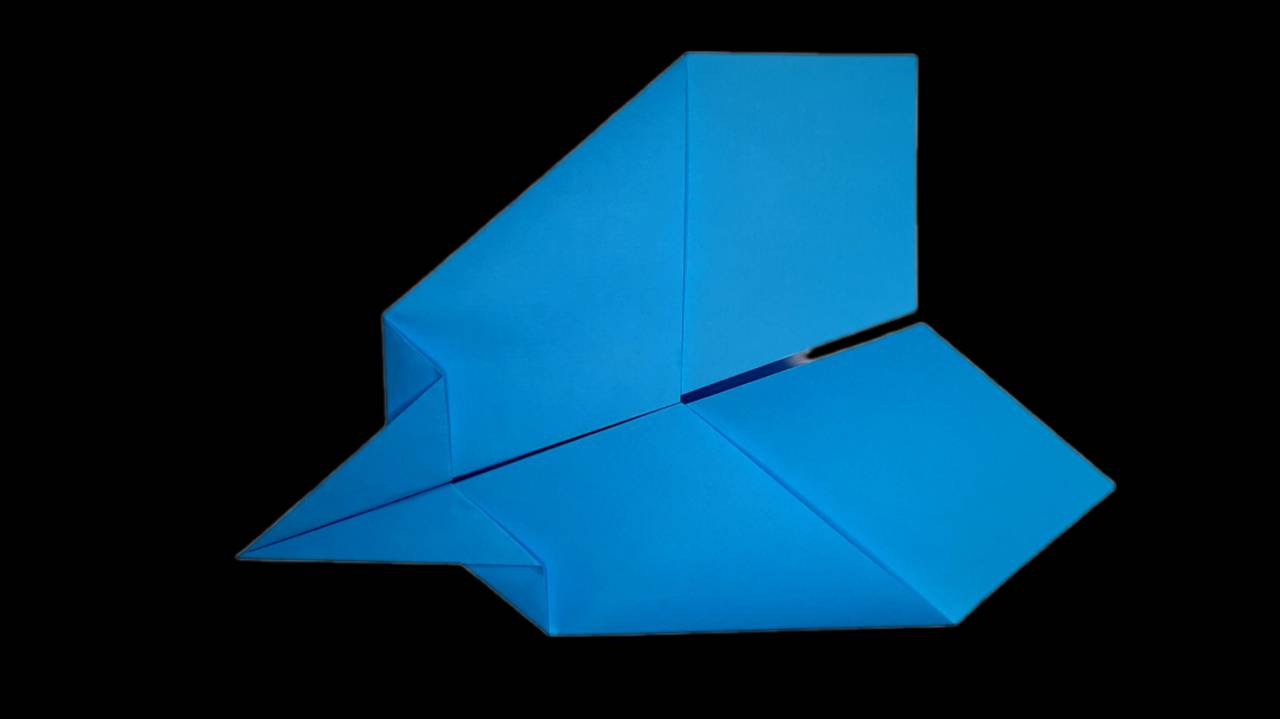 Как сделать бумажный самолетик из листа А4 за 2 минуты