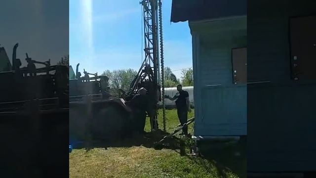 Бурим скважину в Волосовском районе.