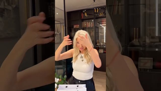 Во все времена лучший подарок, на любой праздник - УХОД ДЛЯ ВОЛОС L’ANZA. 
Приобрести можно на сайте