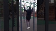 тренировка на уличной площадке