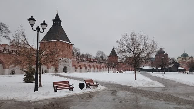 Работа в Москве. Случай на корпоративе. Безнаказанность руководства. Купил пряник в Туле. 20.12.24.