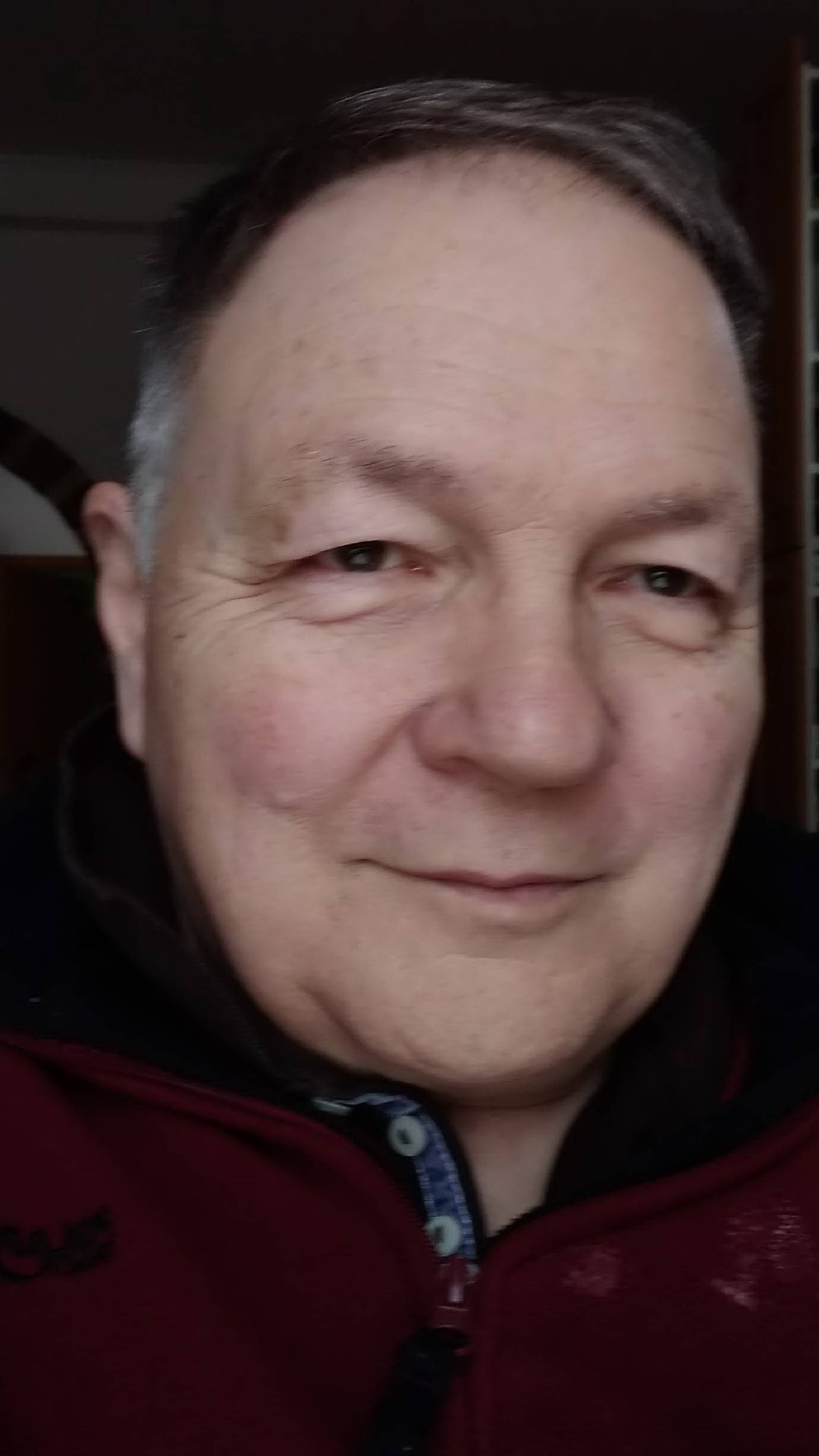 Карамель поет