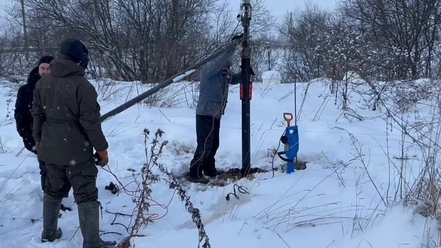 Установка свайного фундамента.