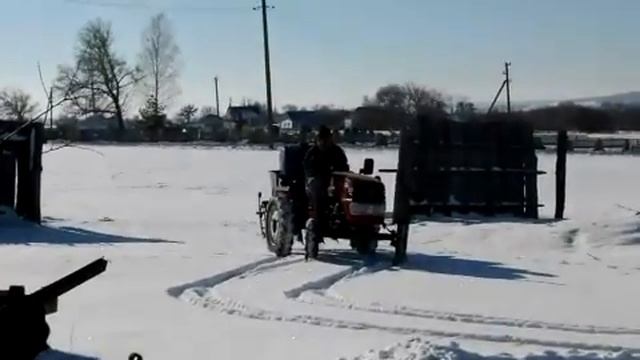 Минитрактор с сажалкой для чеснока