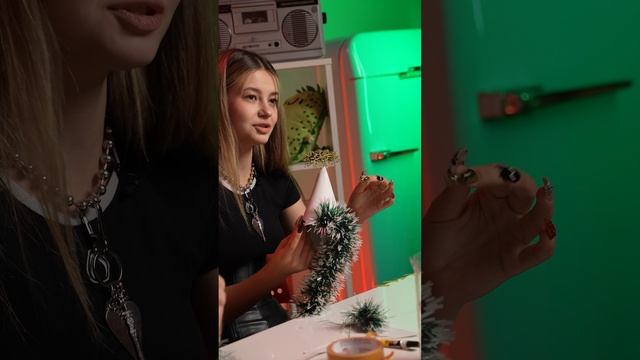 ФРОСЯ И ПАША ДВОРЕЦКИЙ ДЕЛАЮТ НОВОГОДНИЕ ПОДЕЛКИ #фрося #пашадворецкий #поделки #новыйгод