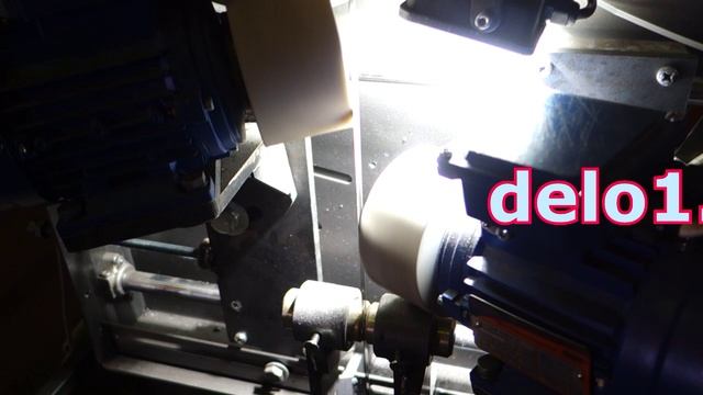 ЧПУ станок для вертикальной резки поролона.