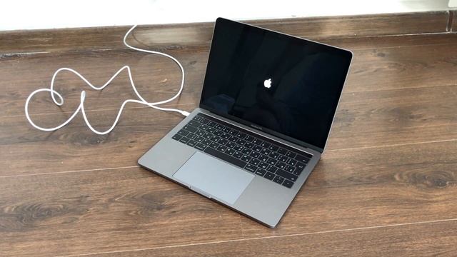 Распаковка MacBook pro 13 с TouchBar и первые проблемы