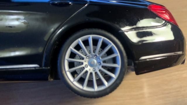 Обзор модели Mercedes Benz S 500 от Welly