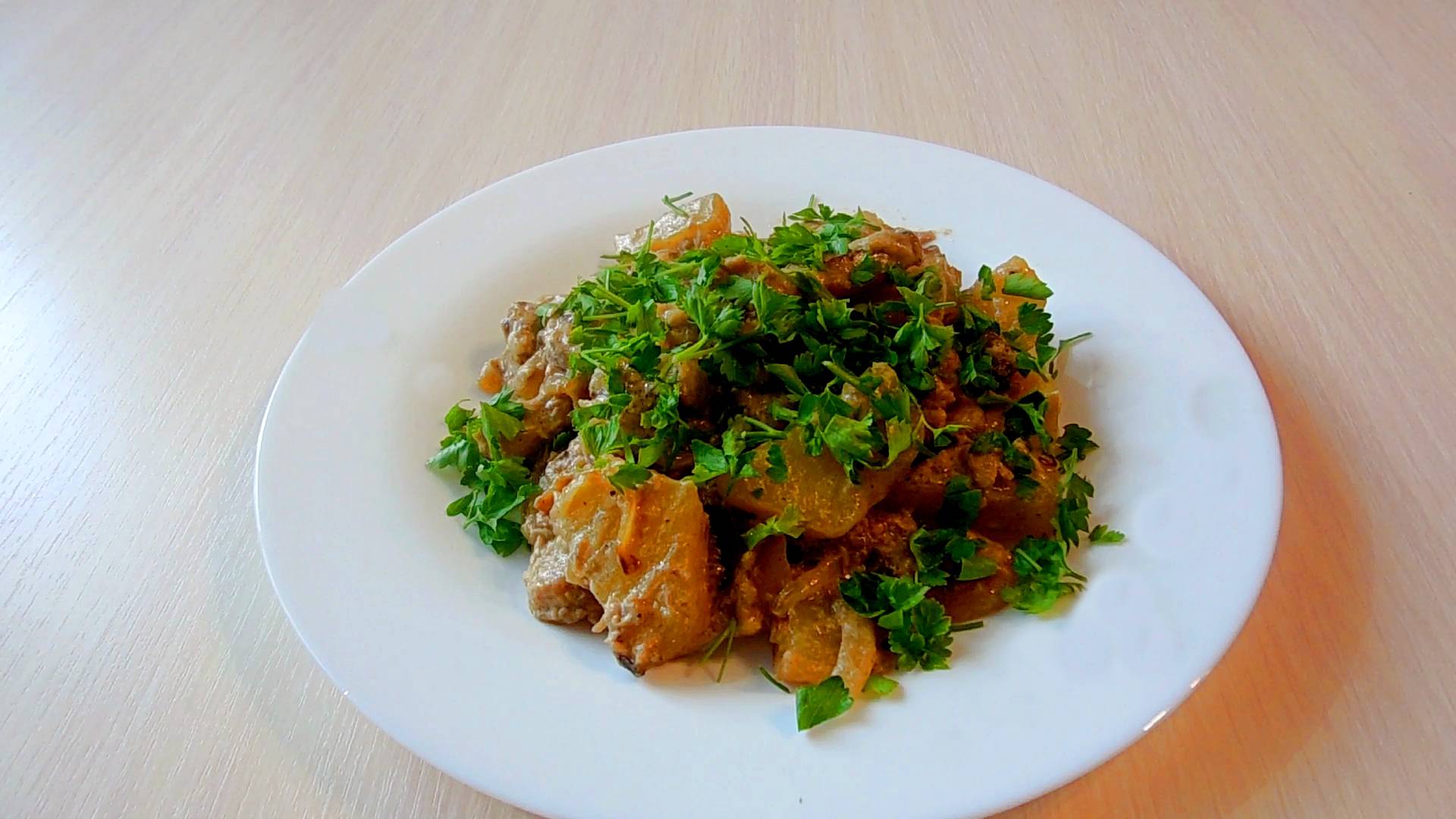 2 рецепта! Картошка с тушенкой.