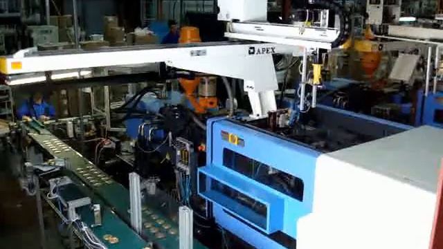 Робот APEX SB-1000 и ПФ со сцепной сталкивающей плитой