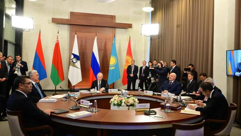 Лукашенко и Пашинян устроили взаимную пикировку на саммите ЕАЭС