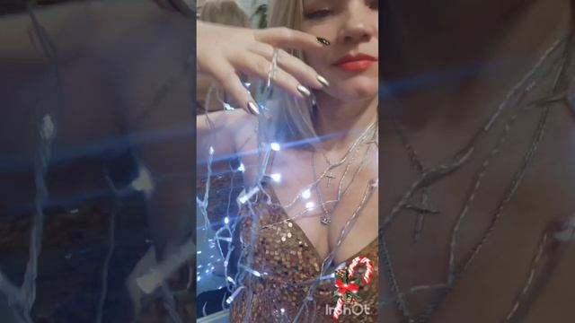 С наступающим 🌲 новым 2025 годом! ОВешаем гирлянды, одеваем праздничное платье и хорошее настроение