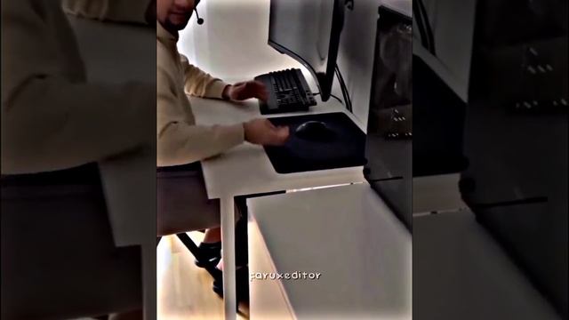 не нада лезть к мущинам когда они играют 😁😄😀