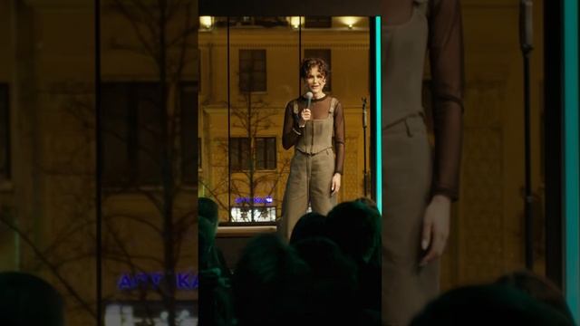 Как написана шутка Ольги Малащенко  про батут    #реальнаякомедия  #женскийстендап