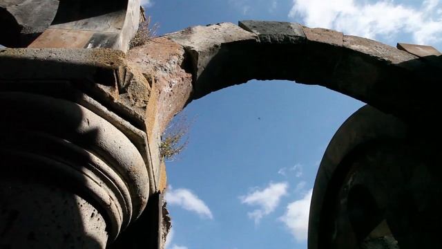 Монастырь Тегеняц Абсурд Бытия.