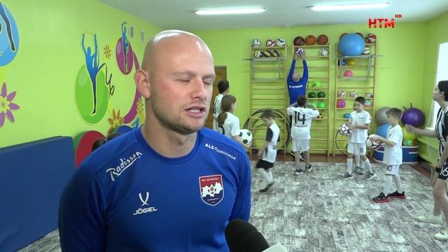 Футболисты ФК «Шумбрат» посетили рузаевский социально-реабилитационный центр «Солнышко»