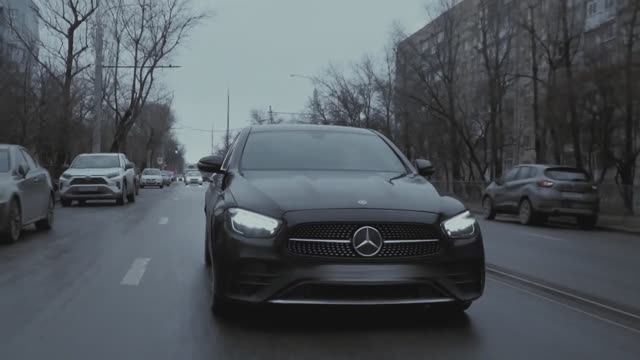 Street Shadow: Реклама Mercedes: Богатство не снаружи, а внутри.