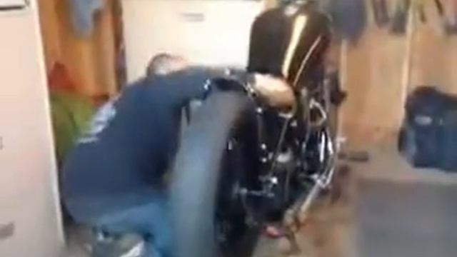 Shadow VT500 Bobber exhaust video 1.