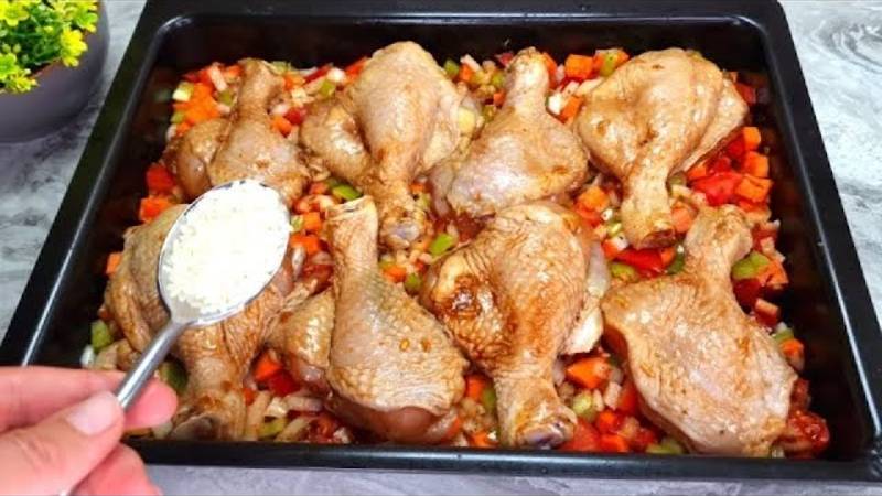 Известный корейский ресторан продает 200 штук в день. Секретный рецепт курицы 80-летнего шеф-повара.