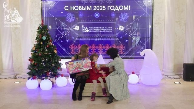 Лидия Юрьевна Михеева вручила подарок в рамках акции Елка желаний