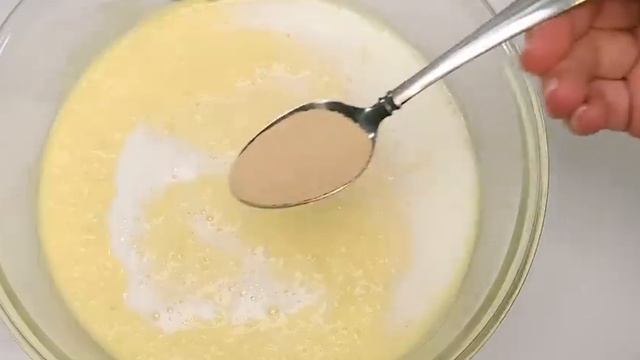 Не думала, что пшённая каша может быть такой вкусной. Смешайте дрожжи с пшеном.