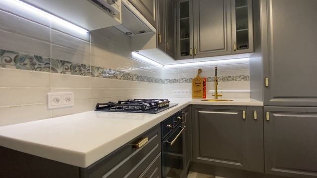 Кухня угловая со встроенной техникой и газовой плитой от производителя Уютный Дом @uyt-home