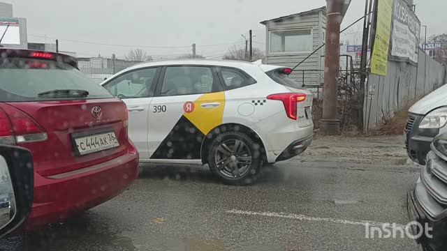 Лучшая машина для такси Nissan leaf