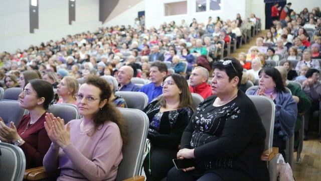 В Армавире активные жители получили награды за вклад в развитие города