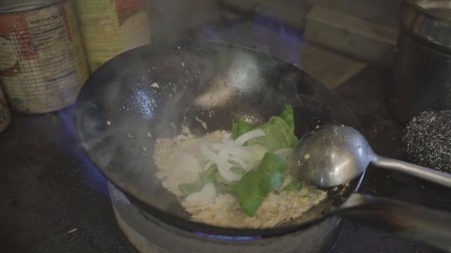 EP4 How to make Thai basil fried rice "kao pad krapaw" ข้าวผัดกระเพา