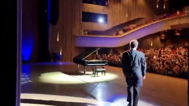 Сегодня. После концерта в Красноярске. Today. After the concert in Krasnoyarsk.