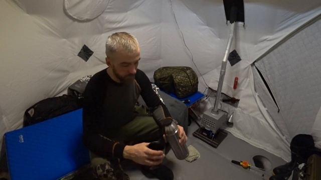 ЗИМНЯЯ РЫБАЛКА С НОЧЕВКОЙ В ГЛУХОЗИМЬЕ!!!