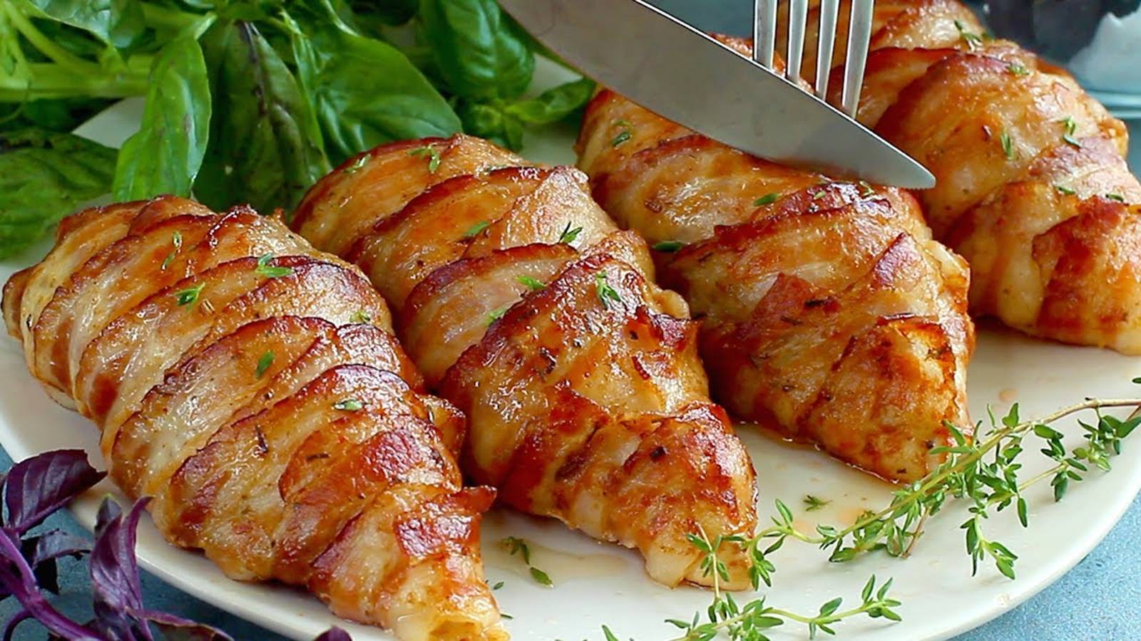 Приготовьте курицу по-новому! Мммм! Сочная куриная грудка и самая вкусная начинка.