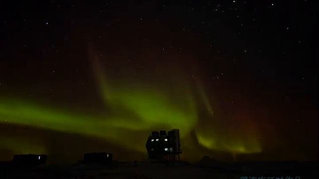 Северное сияние над Китайской станции Чжуншань