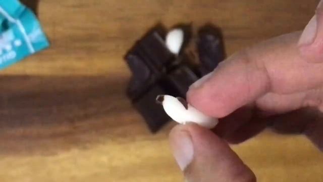 Unwrapping Ritter Sport Peppermint