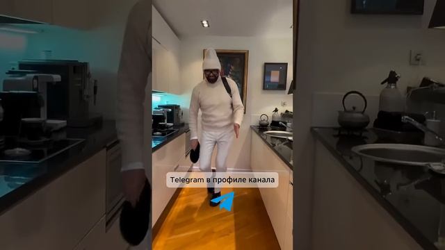 "Вам НЕ лысым НЕ понять! Готов надевать 2 шапки!" - Николай Василенко #ванильныйраф #улыбкаВасиленко